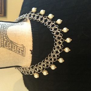 EUC silver & pearl necklace.  Good for daytime or evening.